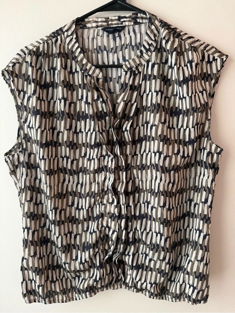 Banana Republic Abstract Print Blouse in Brown & Black Large Like New